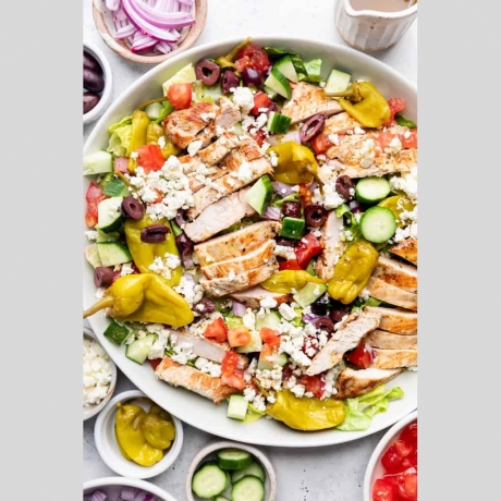 Greek salad with chicken strips